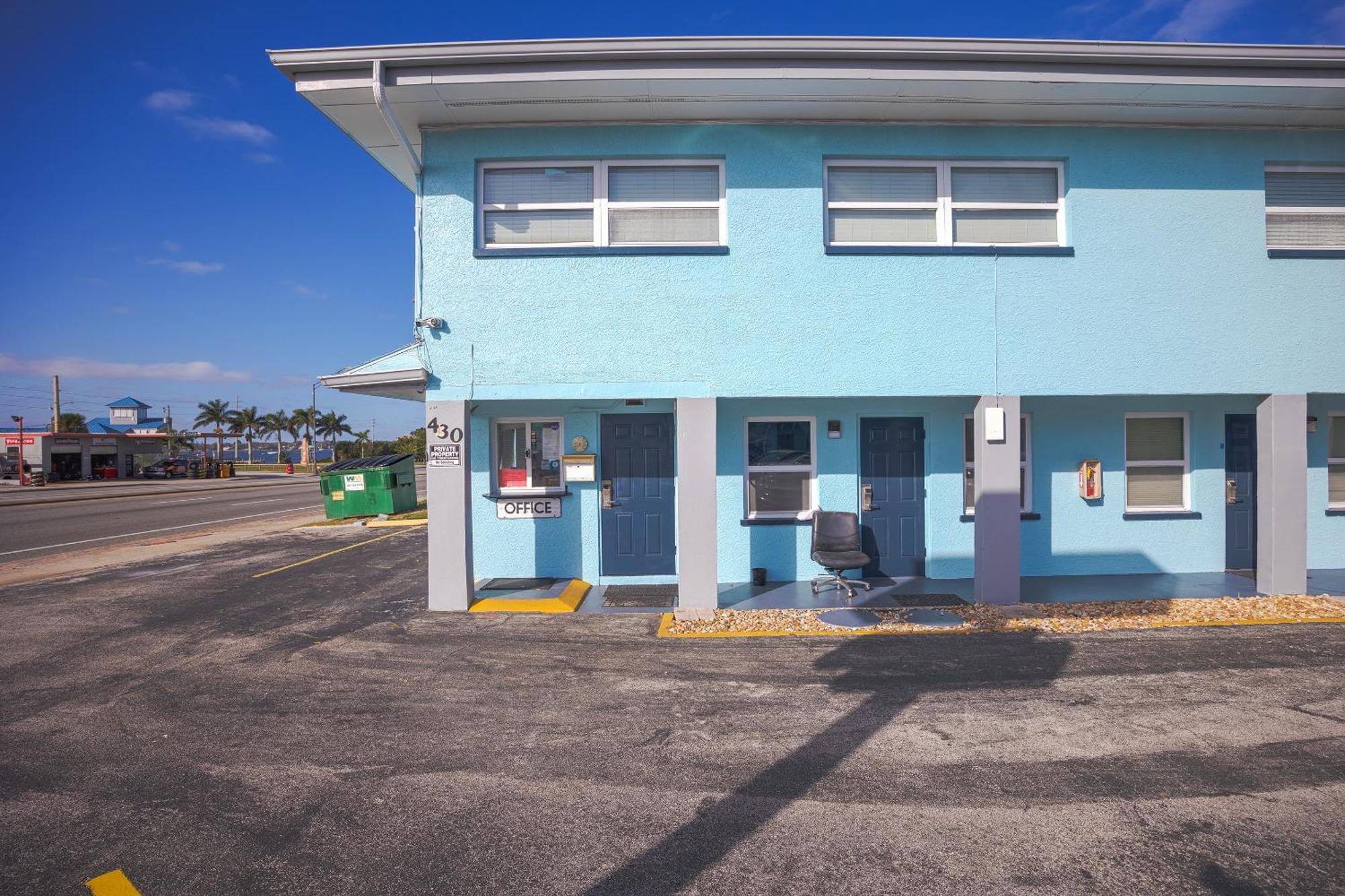 Aladdin Motel By Oyo Merritt Island Экстерьер фото